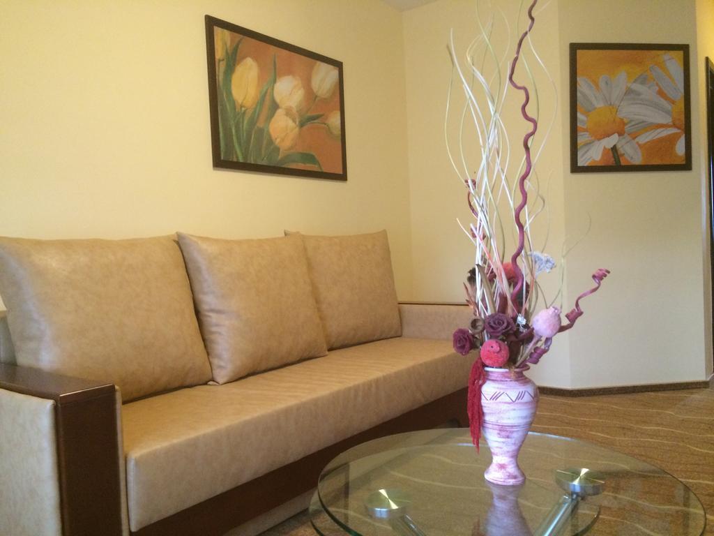 Hotel Astoria Alba Iulia Habitación foto