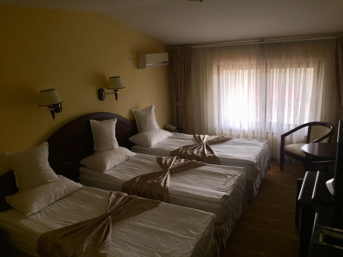 Hotel Astoria Alba Iulia Exterior foto