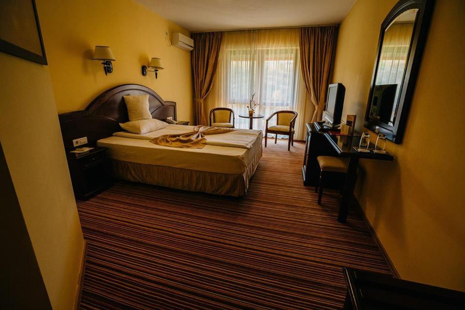Hotel Astoria Alba Iulia Exterior foto